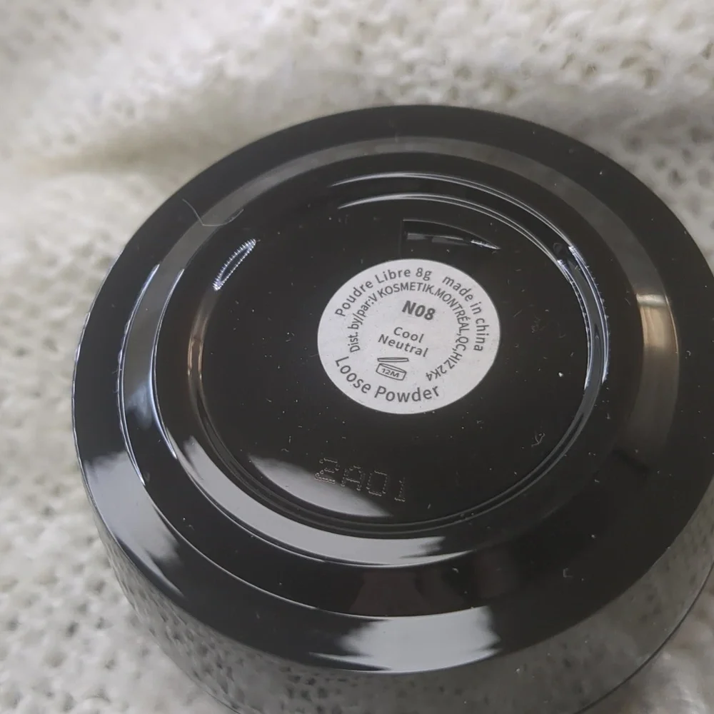 V KOSMETIK Loose Powder in N08 COOL NEUTRAL, 8g/0.28oz